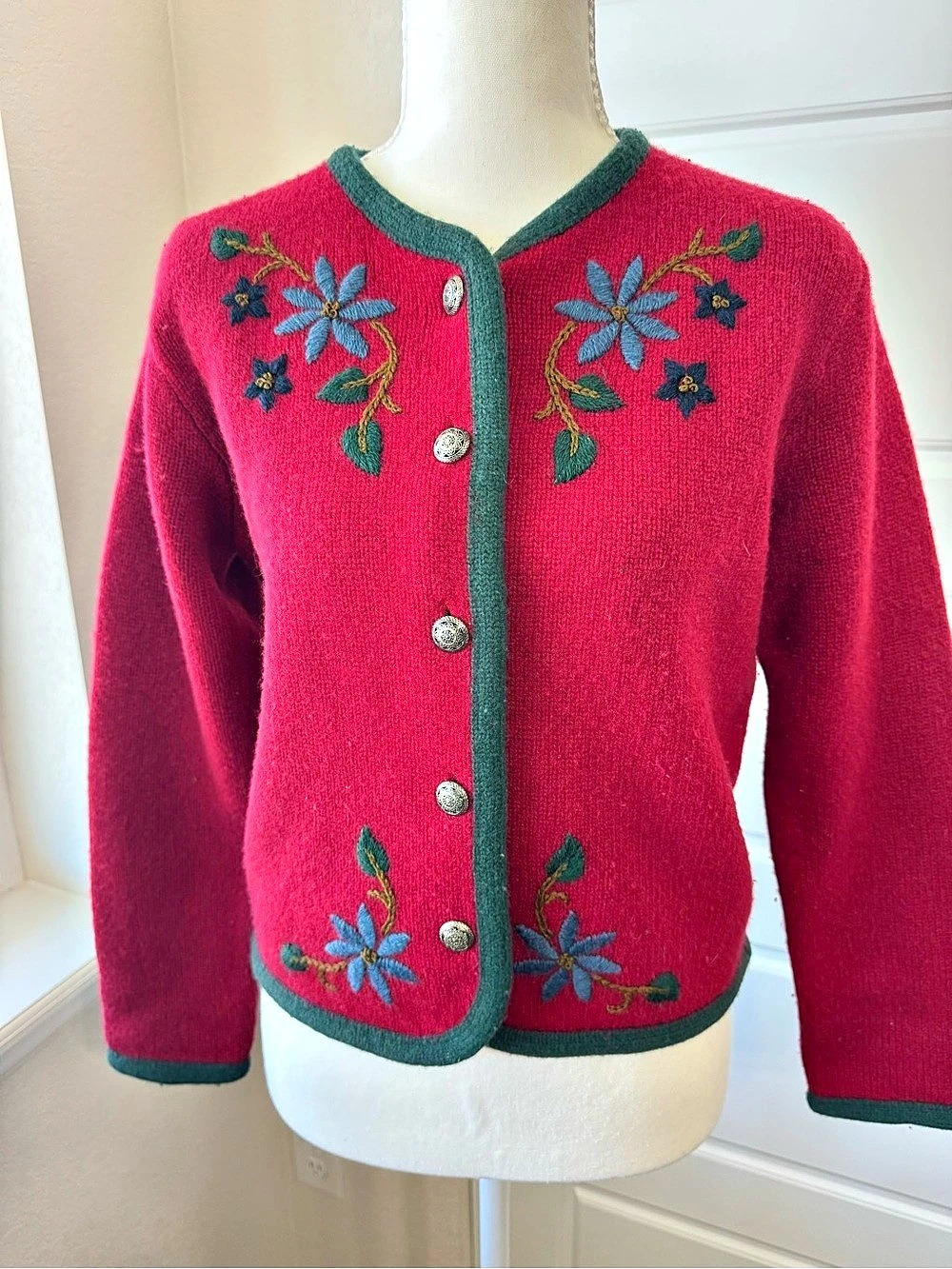 Vintage Laura Ashley Embroidered Floral Lambswool Cardigan in Red & Green Size S